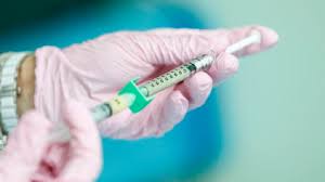 La posticipazione della seconda dose del vaccino anticovid: un effetto inaspettato