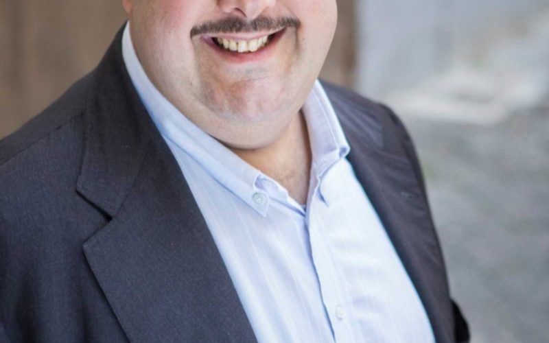 AL TEATRO SALA MOLIḔRE DI POZZUOLI ARRIVANO I “FRATELLI UNICI” DI ANTONIO FIORILLO  