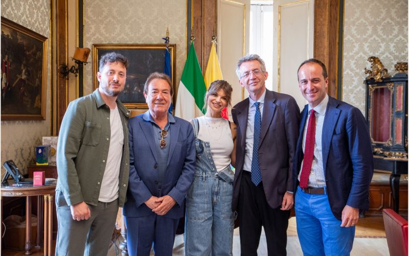 Presentazione di “Radio Italia Live – Il Concerto” per il concerto a Piazza del Plebiscito