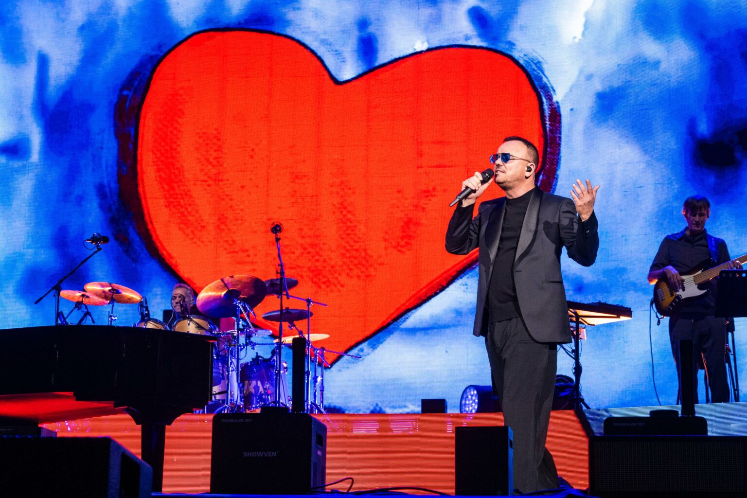 GIGI D’ALESSIO PER “GIGI PALASPORT” AL PALASELE DI EBOLI