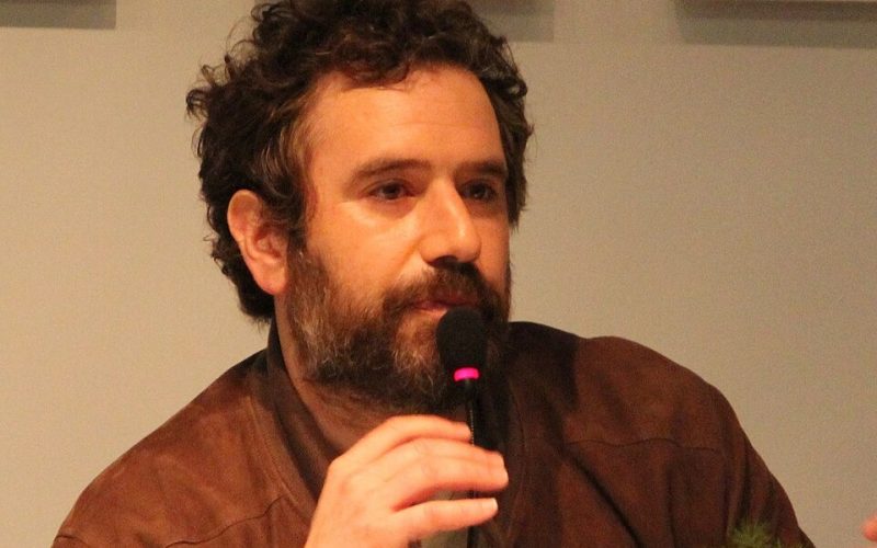 Tommaso Paradiso: debutto travolgente per il tour nei Palasport